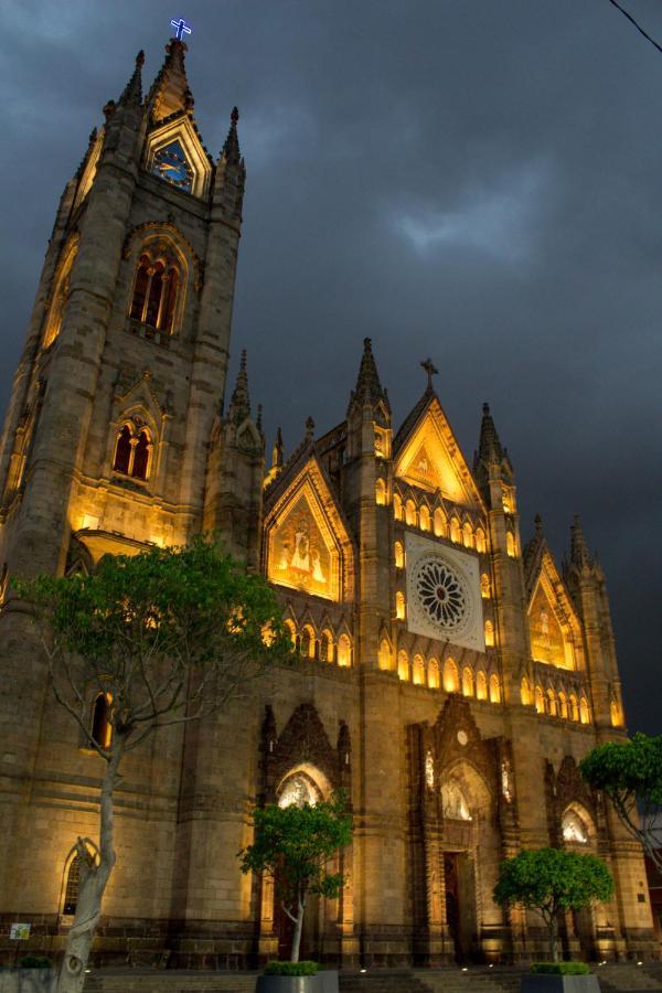 Hotel Real De Castilla Colonial Guadalajara Buitenkant foto