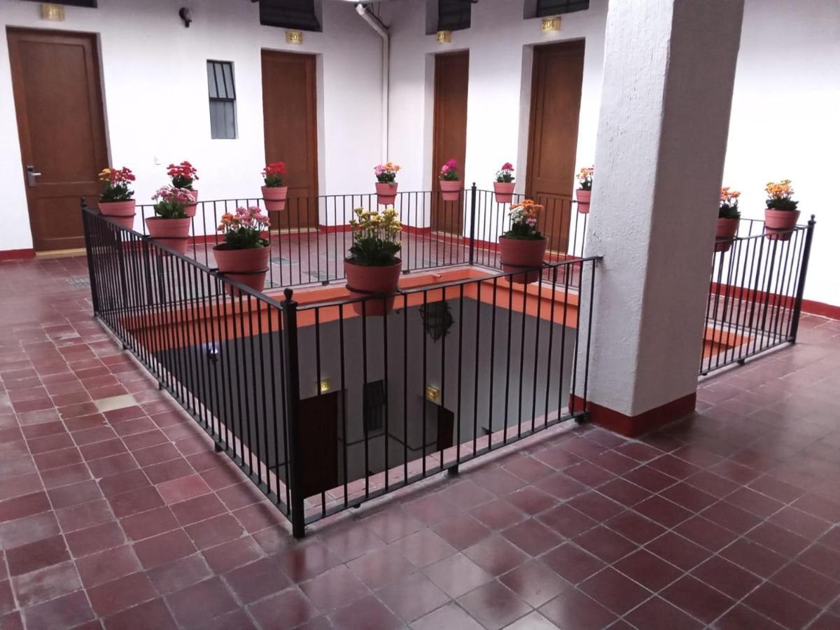 Hotel Real De Castilla Colonial Guadalajara Buitenkant foto